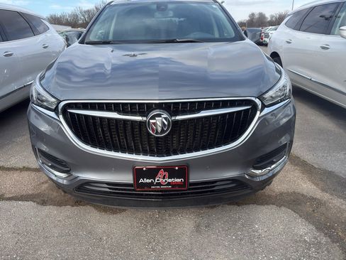 Used 2020 Buick Enclave Premium w/ Sun and Sites Package image 4