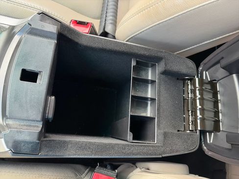 Used 2014 Ford Explorer XLT w/ Equipment Group 202A FWD image 27