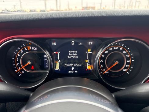 Used 2023 Jeep Gladiator Rubicon w/ Cold Weather Group image 17