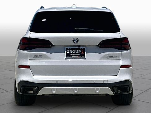 Used 2024 BMW X5 xDrive40i w/ M Sport Package AWD/4WD image 4