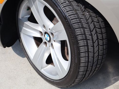 Used 2009 BMW 335i Convertible RWD image 18