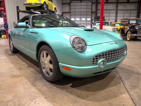 Used 2002 Ford Thunderbird RWD image 26