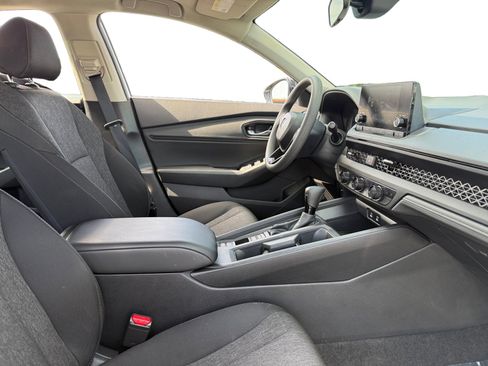 Used 2025 Honda Accord SE image 9