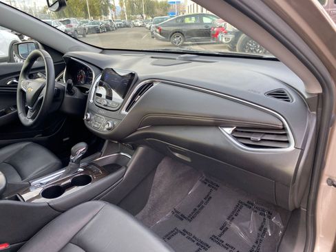 Used 2024 Chevrolet Malibu LT image 36