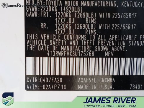 Used 2025 Toyota RAV4 XLE AWD/4WD image 38