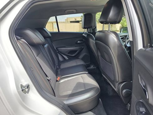 Used 2018 Chevrolet Trax LT w/ LT Convenience Package AWD/4WD image 20