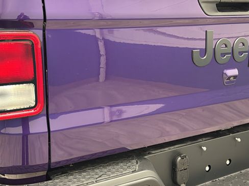 New 2026 Jeep Gladiator Sport AWD/4WD image 37