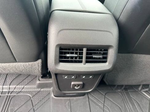 Used 2023 Chevrolet Equinox Premier AWD/4WD image 27