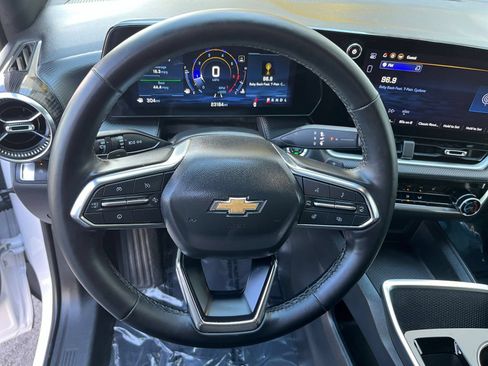 Used 2025 Chevrolet Equinox LT FWD image 31