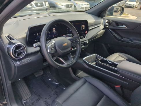 Used 2025 Chevrolet Equinox LT w/ Convenience Package II AWD/4WD image 16