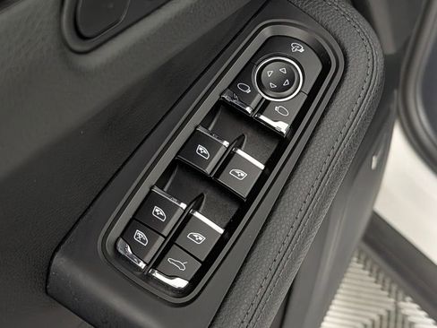 Certified 2026 Porsche Macan image 26