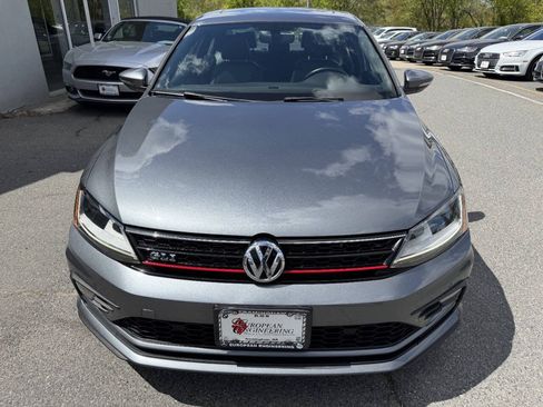 Used 2017 Volkswagen Jetta GLI FWD image 2
