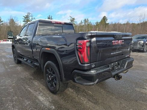 Used 2024 GMC Sierra 2500 AT4 w/ AT4 Preferred Package image 3