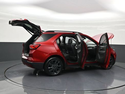 Used 2023 Chevrolet Equinox RS image 31