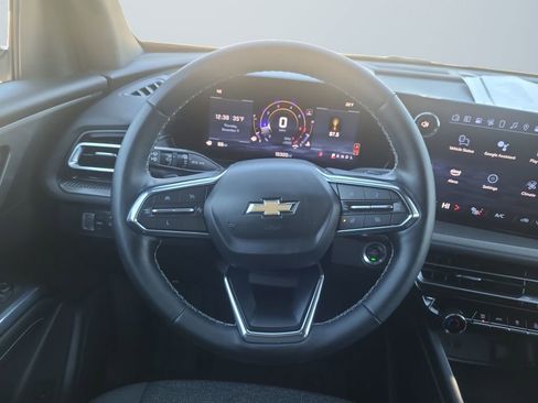 Used 2024 Chevrolet Traverse LS image 12