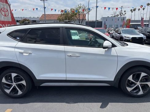 Used 2017 Hyundai Tucson Value w/ Cargo Package FWD image 3