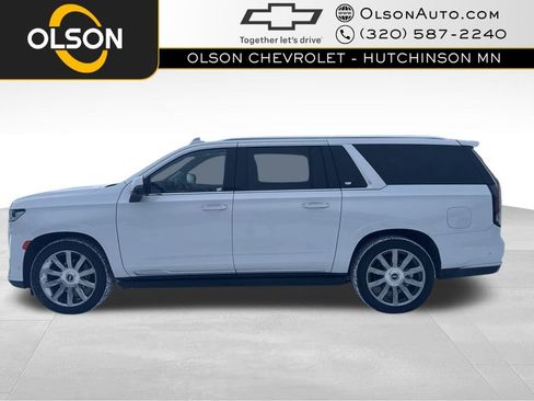 Used 2022 Cadillac Escalade ESV Premium Luxury Platinum image 2