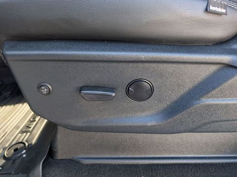 Used 2025 Ford F450 XLT w/ FX4 Off-Road Package image 21