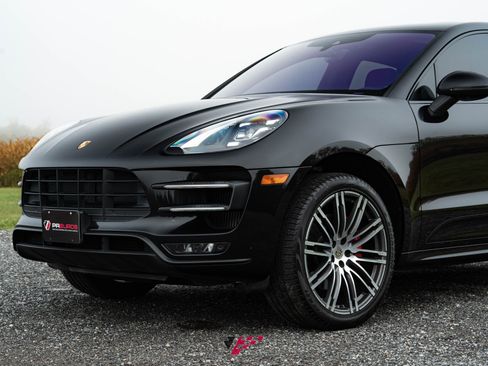 Used 2017 Porsche Macan Turbo image 19