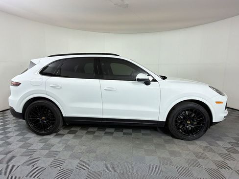 Certified 2022 Porsche Cayenne Platinum Edition AWD/4WD image 9
