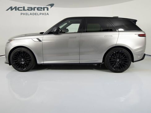 Used 2024 Land Rover Range Rover Sport image 8