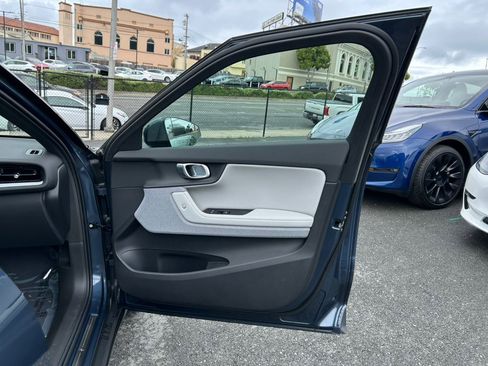 Used 2023 Polestar Polestar 2 w/ Pilot Pack image 41