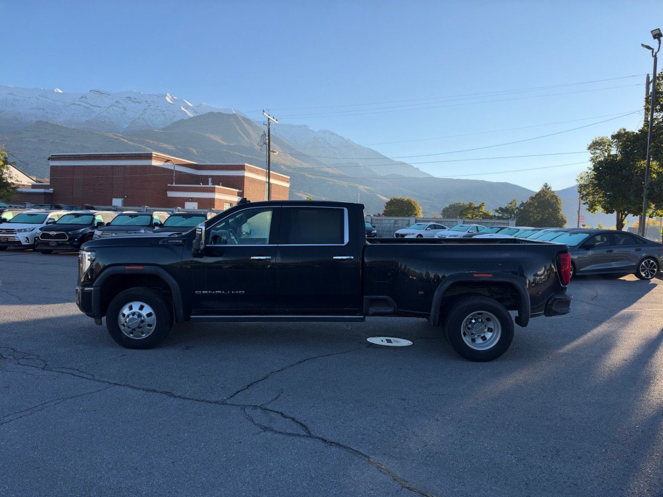 Used 2024 GMC Sierra 3500 Denali Ultimate AWD/4WD image 2