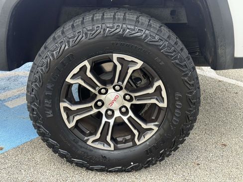 Used 2024 GMC Canyon AT4 w/ AT4 Premium Package AWD/4WD image 5