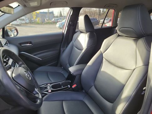 Used 2023 Toyota Corolla Cross XLE image 13