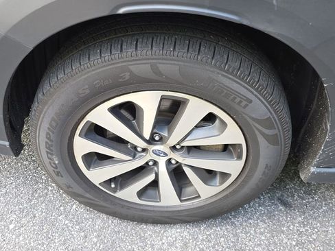 Used 2023 Subaru Outback Premium AWD/4WD image 32