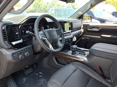 New 2026 Chevrolet Silverado 1500 RST w/ Dark Appearance Package AWD/4WD image 10