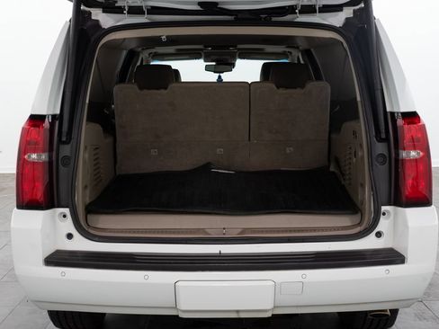 Used 2018 Chevrolet Suburban LT w/ LT Signature Package AWD/4WD image 14