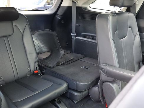 Certified 2023 Kia Sorento SX image 32