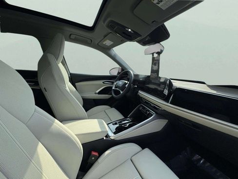 New 2025 Audi Q5 Premium Plus image 16