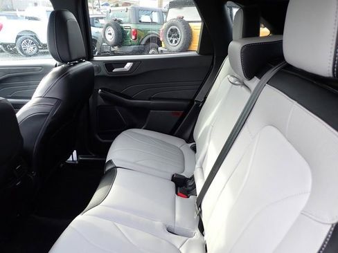 Used 2025 Ford Escape Platinum w/ Premium Technology Package image 17