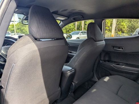 Certified 2019 Toyota C-HR XLE image 23