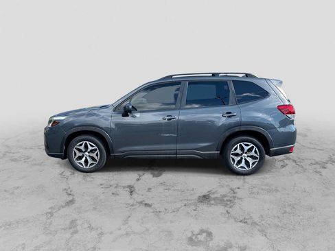 Used 2020 Subaru Forester Premium AWD/4WD image 5
