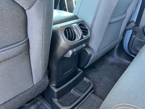 Used 2024 Jeep Wrangler Unlimited AWD/4WD image 27