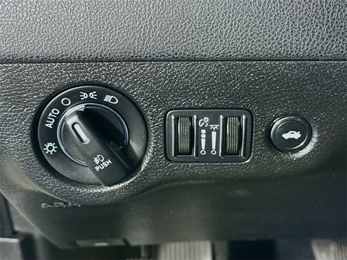 Used 2023 Chrysler 300 S image 22