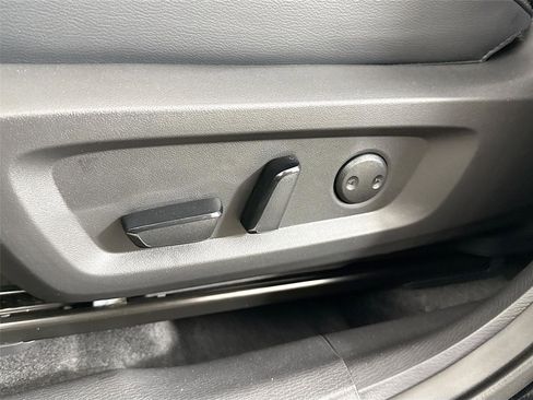 New 2026 Mitsubishi Outlander SEL image 3