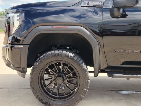 Used 2024 GMC Sierra 2500 AT4 AWD/4WD image 8