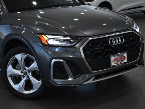 Used 2022 Audi Q5 2.0T Premium Plus w/ Premium Plus Package image 2