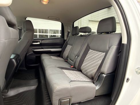 Used 2021 Toyota Tundra SR5 w/ SR5 Upgrade Package AWD/4WD image 20