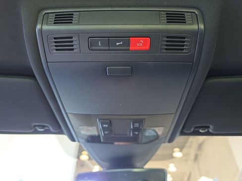 Used 2019 Volkswagen Golf R 4-Door image 21