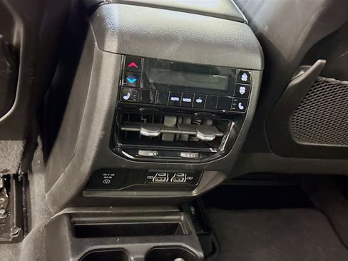 Used 2023 Jeep Grand Cherokee L Limited image 28