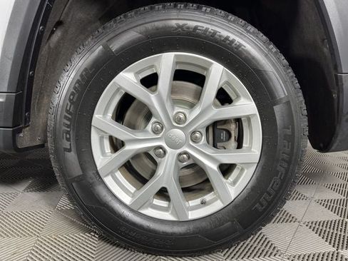 Used 2023 Jeep Grand Cherokee L Limited AWD/4WD image 14