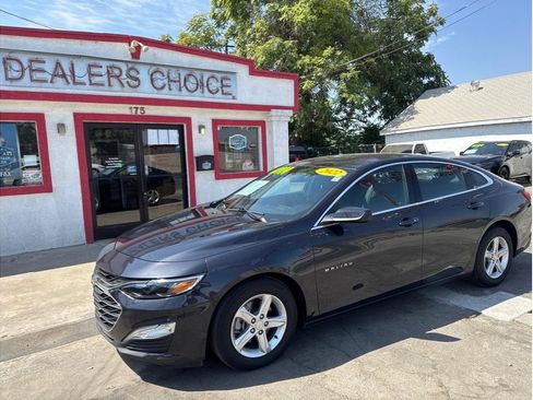 Used 2022 Chevrolet Malibu LS w/ Driver Confidence Package II FWD image 2