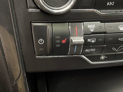 Used 2019 Ford Explorer XLT w/ Equipment Group 202A AWD/4WD image 26