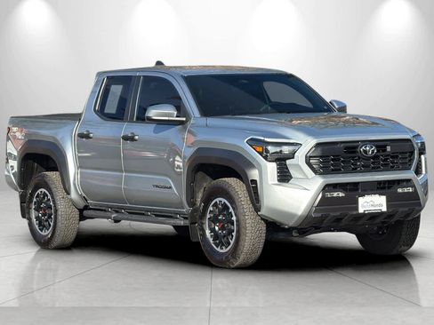 Used 2025 Toyota Tacoma TRD Off-Road AWD/4WD image 8