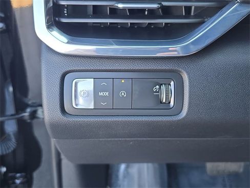 Used 2025 GMC Acadia Elevation image 23